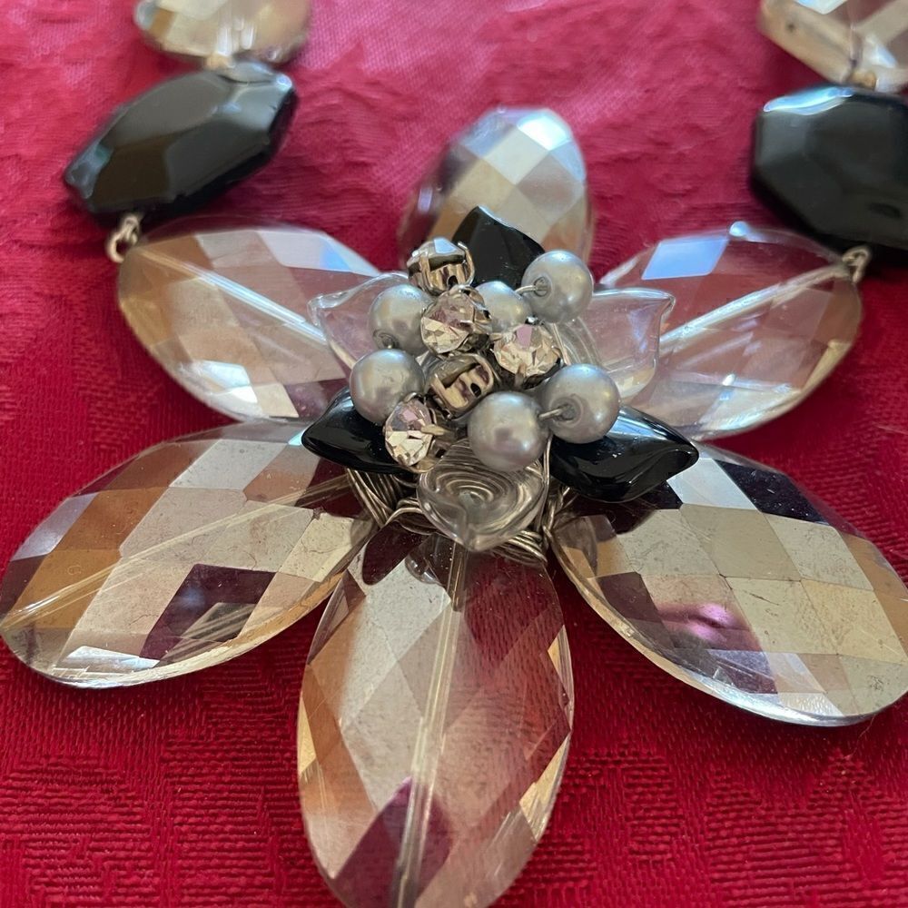 Statement Necklace.  - Picture 2 of 5